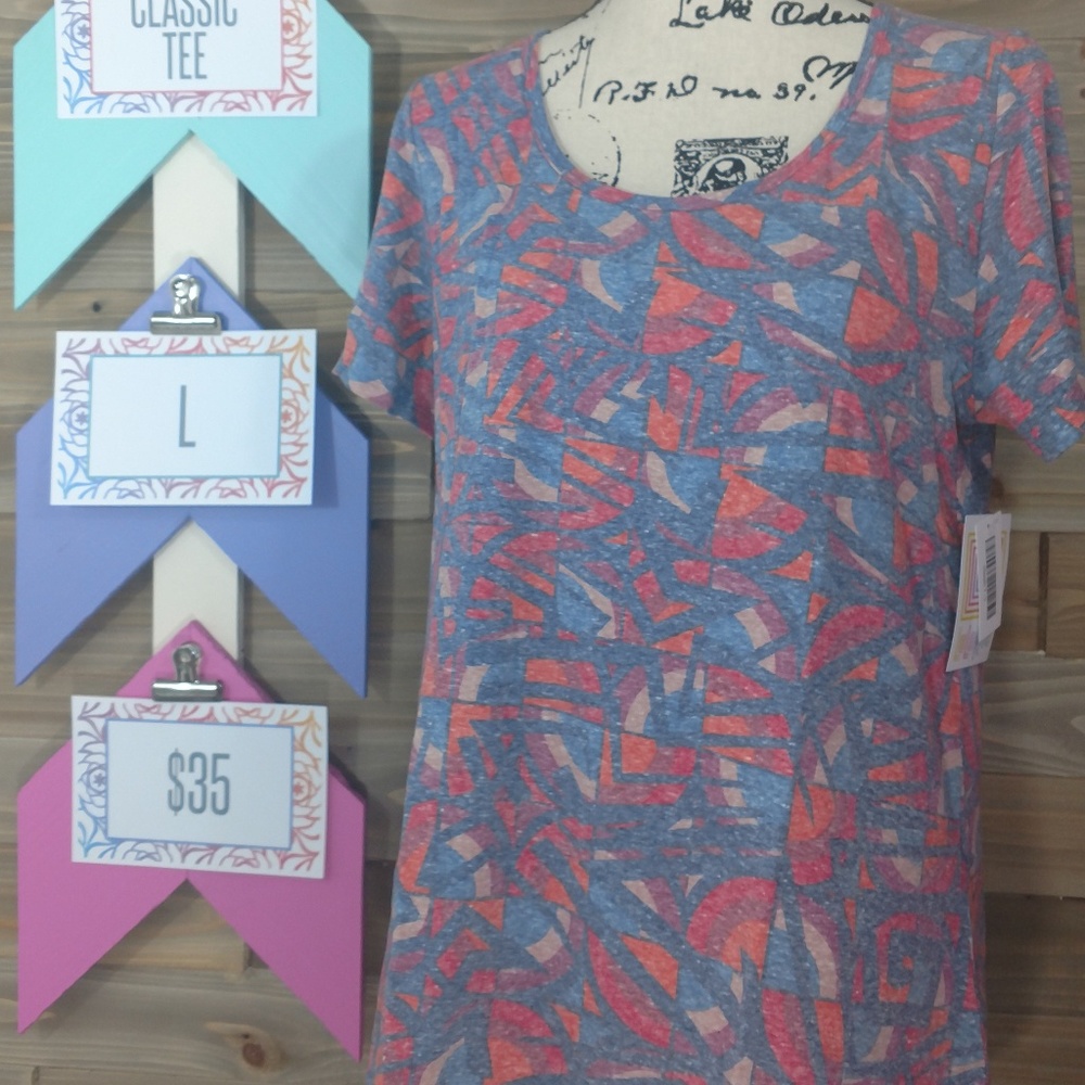 LuLaRoe NWT Large Classic Tee